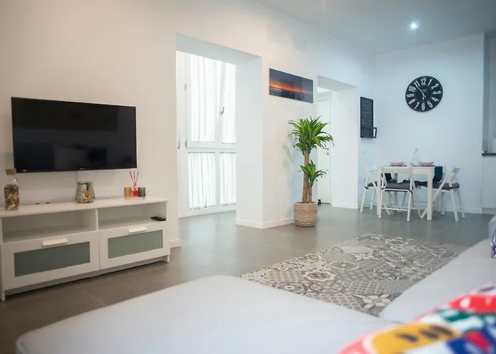 Acogedor Y Luminoso Apartamento 아파트